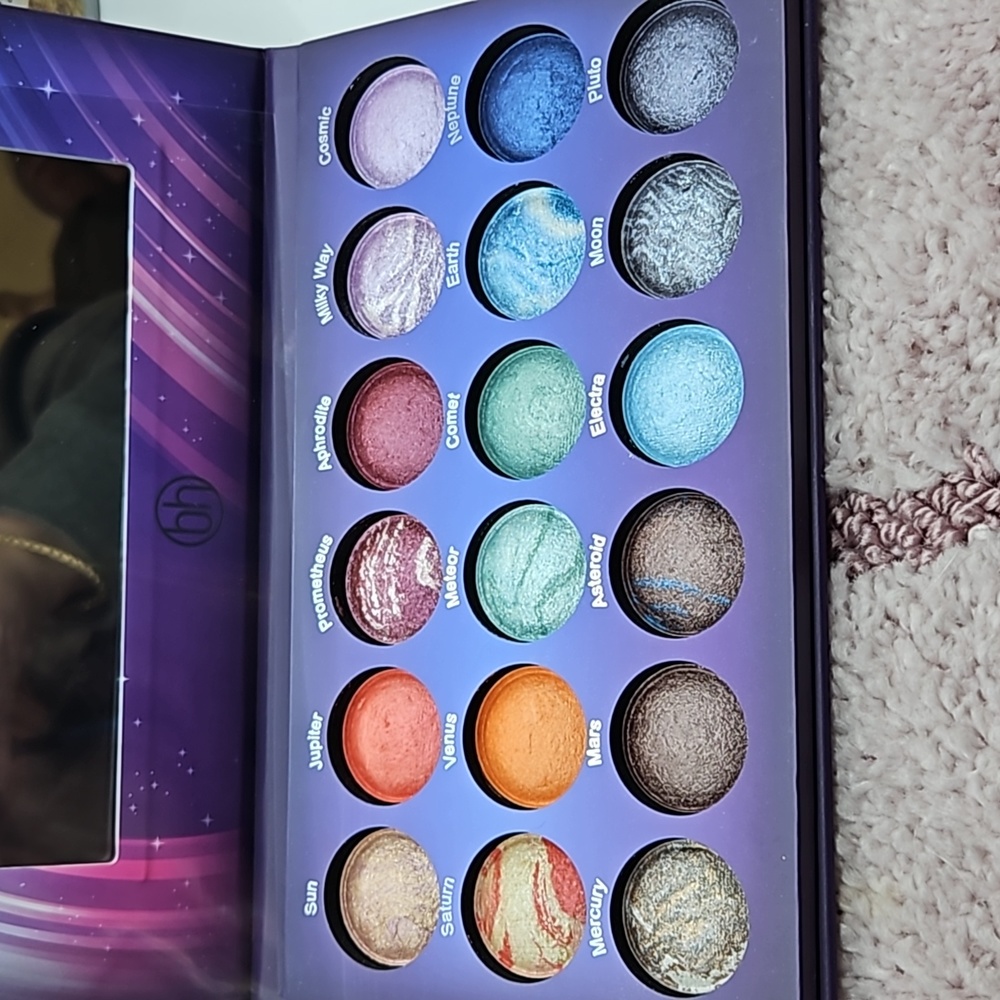 nwt GALAXY CHIC 18 Color Baked Eyeshadow Palette NEW in Box